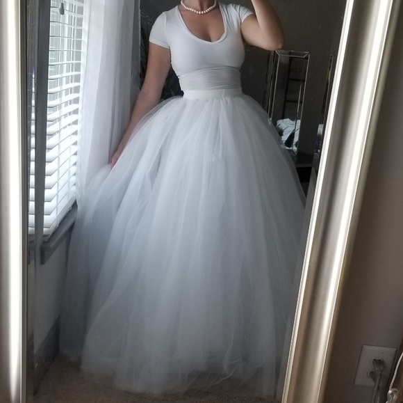 Cinderella ball gown white tulle wedding skirt - Picture 4 of 8